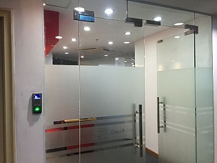 Hệ thống kiểm soát cửa kết hợp máy chấm công